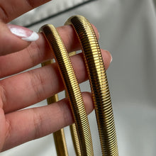 Cargar imagen en el visor de la galería, COLLAR VIVIANA DORADO