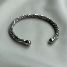 Cargar imagen en el visor de la galería, PULSERA PLATEADA DANIELA