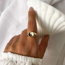 Cargar imagen en el visor de la galería, ANILLO YIN YANG
