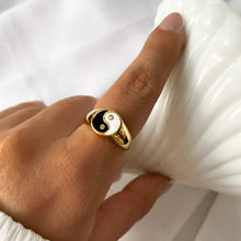 Cargar imagen en el visor de la galería, ANILLO YIN YANG
